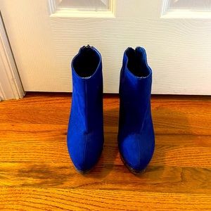 Suede blue boots